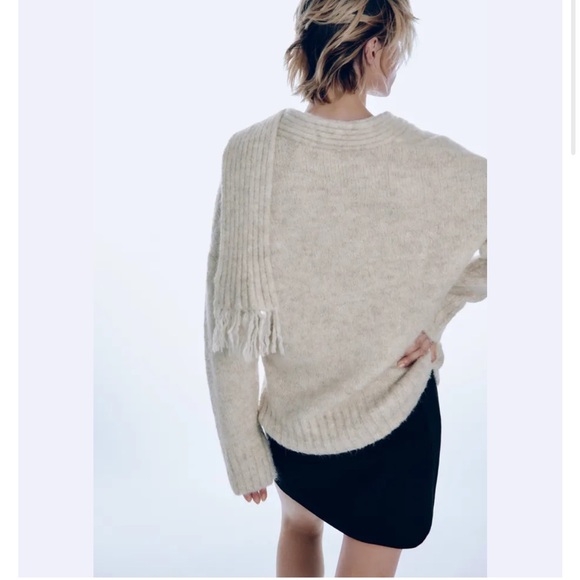 Zara Sweater with Scarf and Asymmetrical Neckline size L - Picture 5 of 13